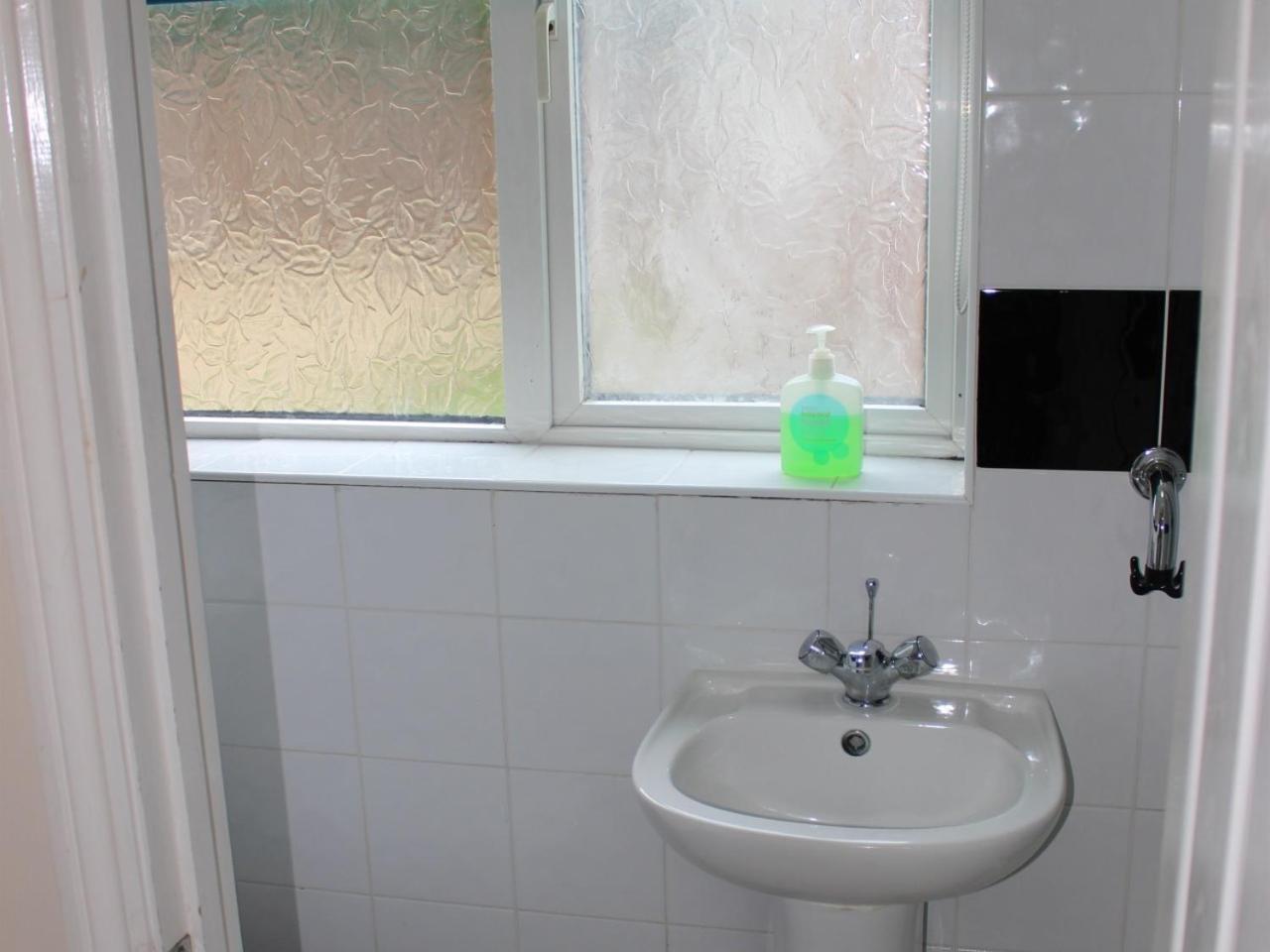 Bed & Breakfast Debden Hillingdon