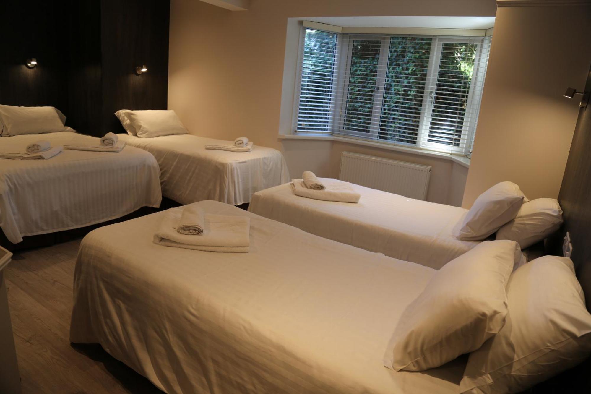 Debden Bed & Breakfast Hillingdon