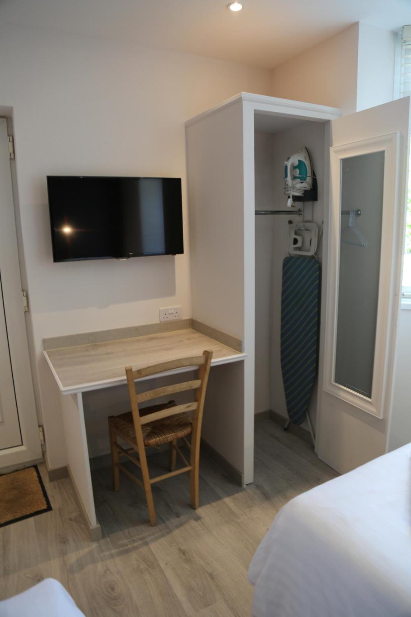 Debden Bed & Breakfast 3*
