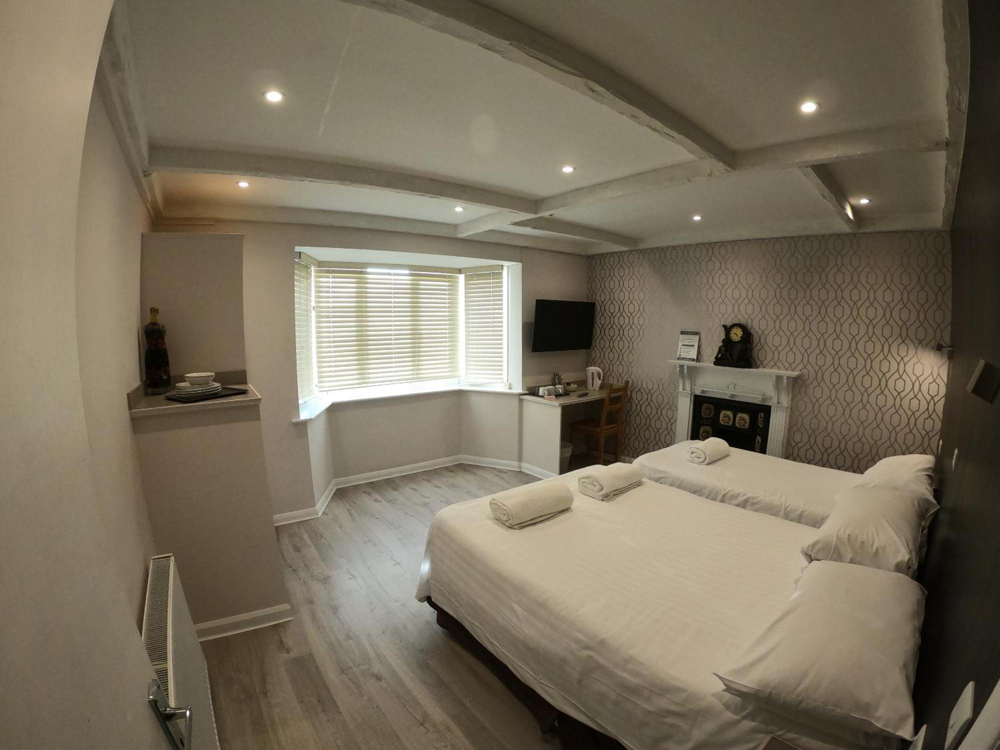 Debden Bed & Breakfast Hillingdon