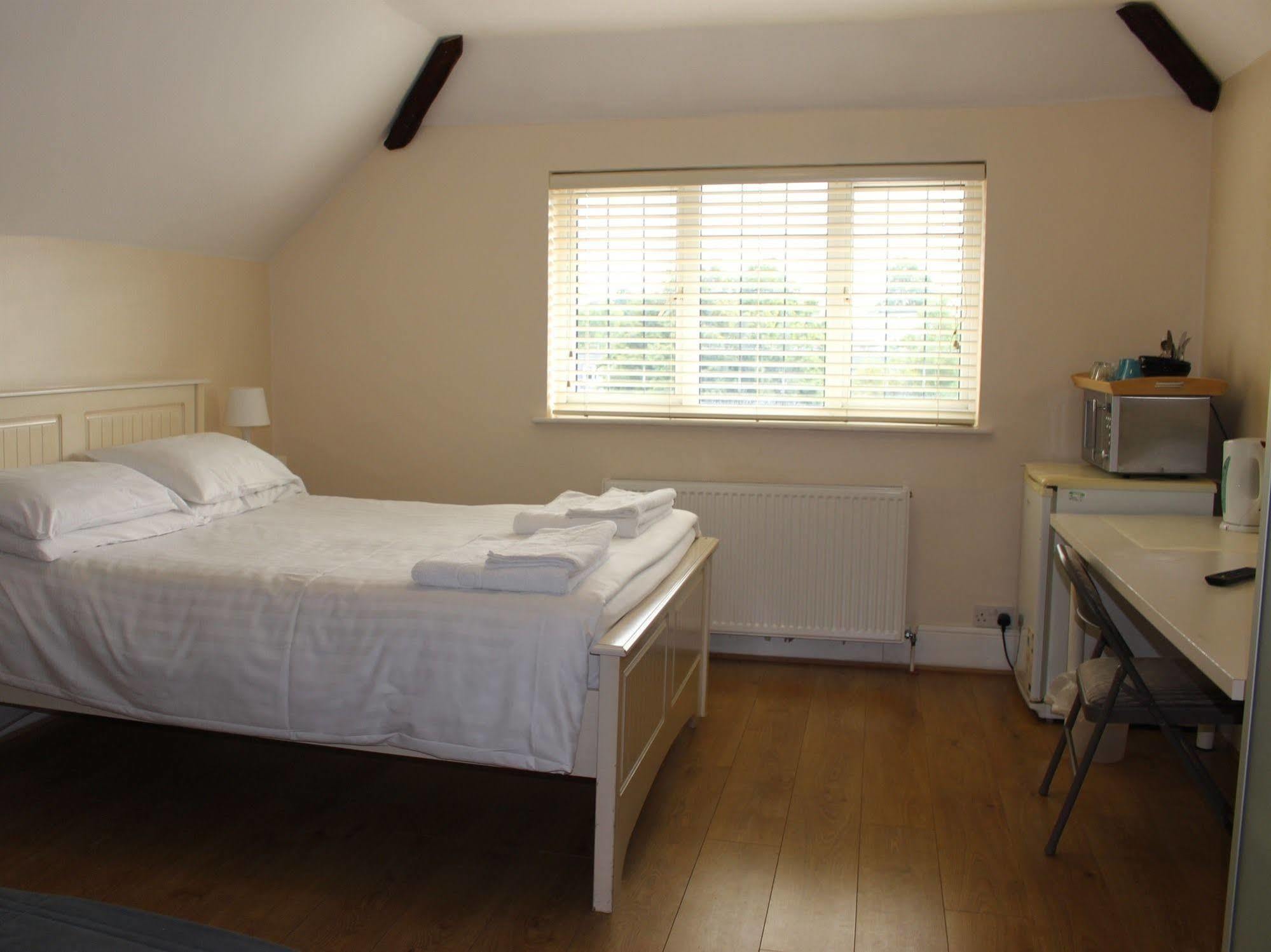 Debden 3*